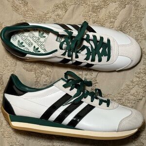 Adidas Country Low Top Sneakers (9.5- Womens)